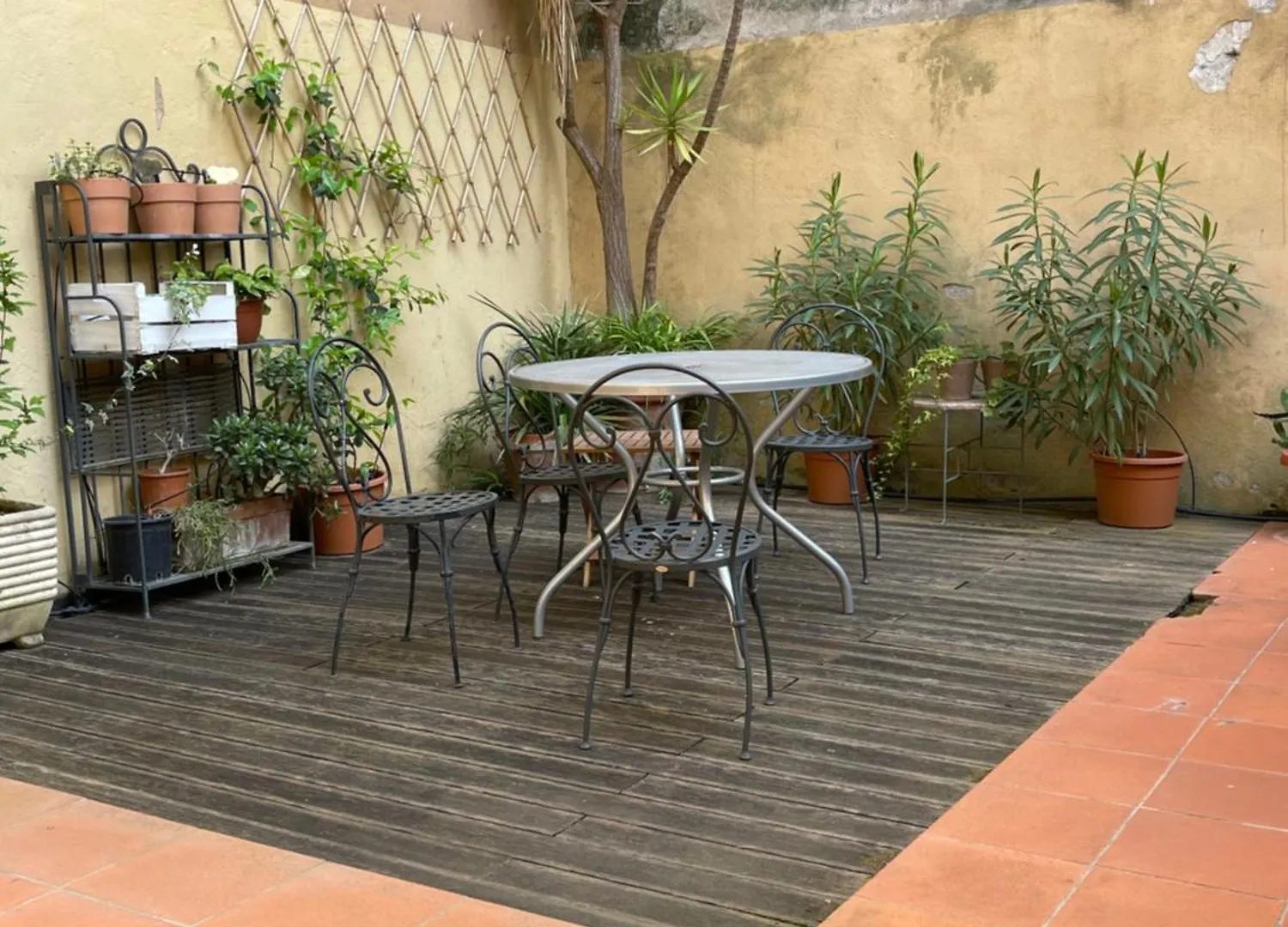 A Den For Two Apartment Rome Italy